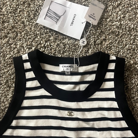 Chanel Crop Top - Picture 2 of 4